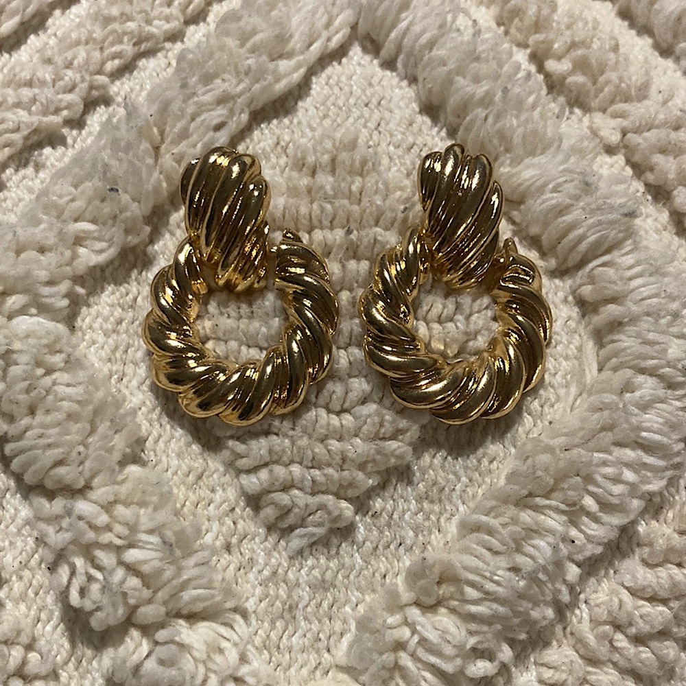 Door knocker earrings brand new sent two of the same item with purchase